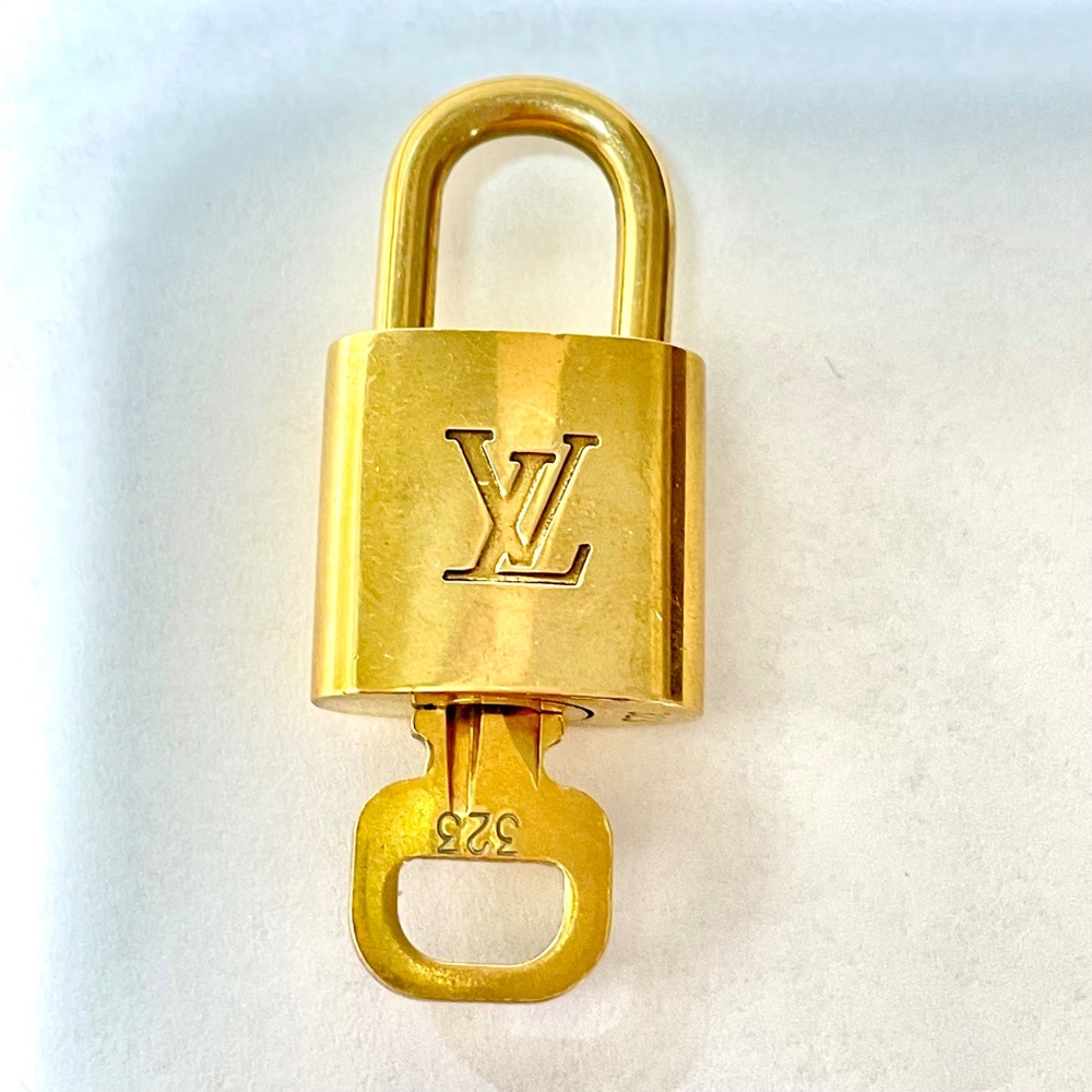 Louis Vuitton Lock and Key # 323